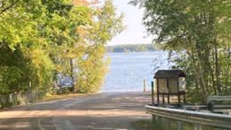 Little Sebago public boat launch  rental location at Sebago Lake Boat Rentals