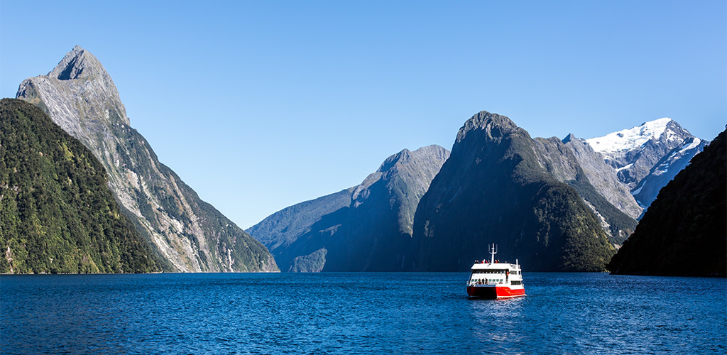 things to do in milford sound redballoon