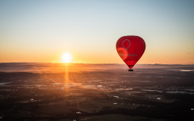 Hot air balloon ride over Hunter Valley - RedBalloon