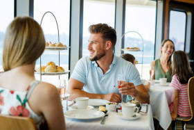 Dining cruises