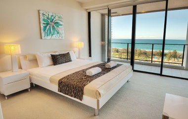 broadbeach seaside getaway