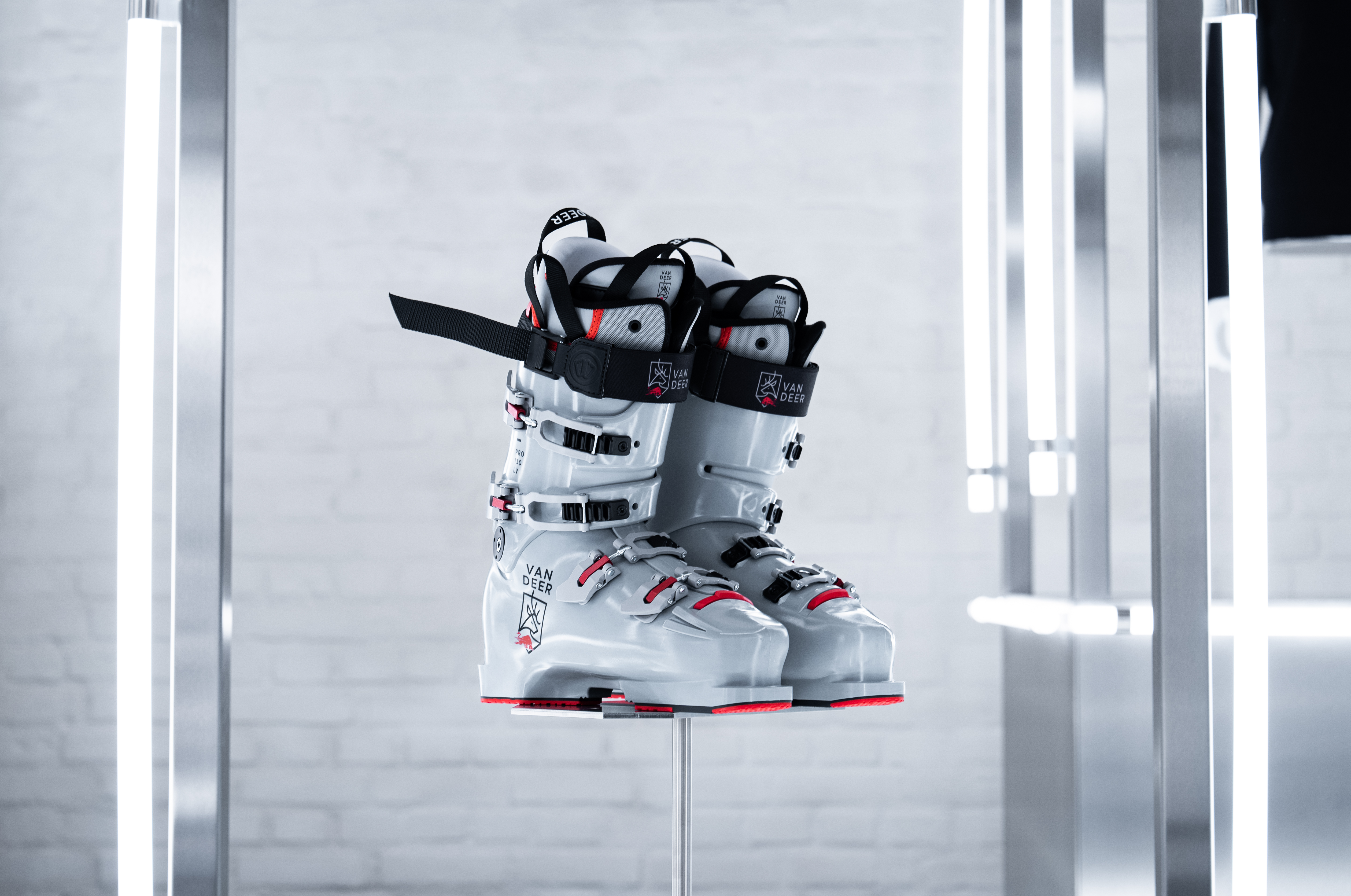 Introducing the PRO BOOT: Your Step Into a New Era of Skiing – VAN