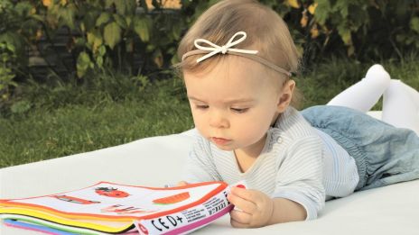 Milyen a VÍZÖNTŐ jegyű gyermek a barátaival ha rosszalkodik