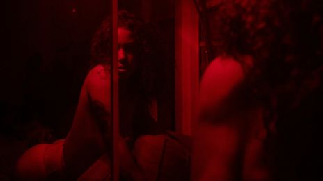 Speglar från golv till tak