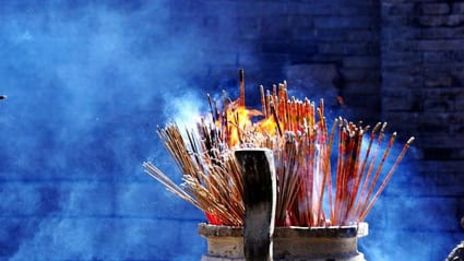 Rökelse i gryningen