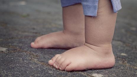 Milyen a BIKA jegyű gyermek a társaságban?