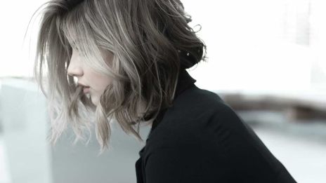 Téli hajápolás: Hogyan óvjuk a hajunkat a hideg hónapokban?