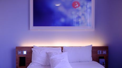 Yksinäinen hotellissa