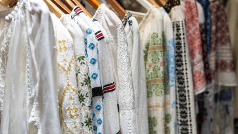 Moldavisk Folkdräkt: En Broderad Berättelse om Identitet