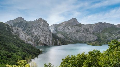 Medzi tradíciou a vedomím