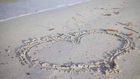 DOVOLENÁ PROVĚŘÍ VZTAH