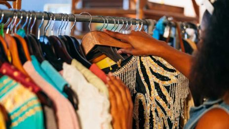 5 jel, hogy ideje kiszellőztetni a ruhatárad (és hogyan csináld fájdalommentesen)