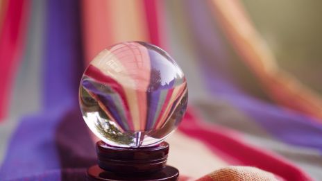 A Jövő Megismerése: Miért Fontos a Jóslás a Mindennapi Életben?