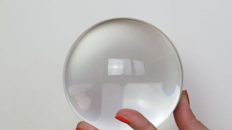 Jóslás és Érzelmi Kihívások