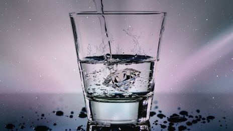 Megfelelő hidratáció: Miért létfontosságú a vízfogyasztás és hogyan igyunk eleget?