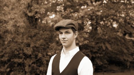 Szerelmes belém egy huszonöt évvel fiatalabb férfi, mit tegyek?