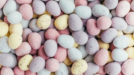 Bulgarisk Påsk: Färgsprakande Traditioner och Lyckobringande Ägg