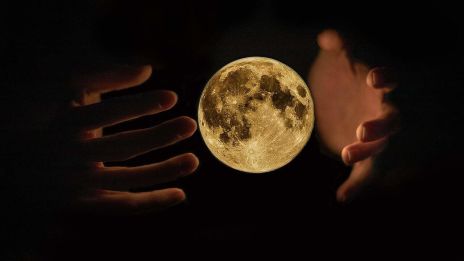 Hunter Moon i Väduren. Eldens och Modets Måne