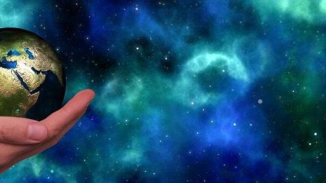 Med spåkulan i handen