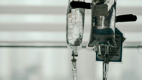 IV-vitamiinihoito ja modernin tippa-baarin ilmiö