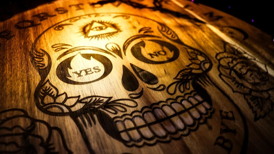 Spiritismi ja henkien kutsumisen perinne