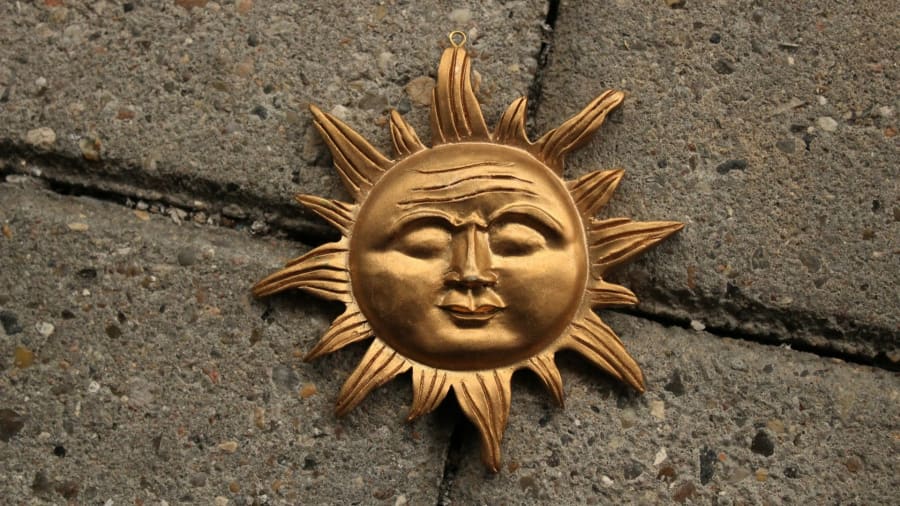 Asteekkien mytologia ja viiden auringon myytti
