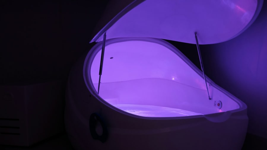 Flyttank och den stilla floatandets djup