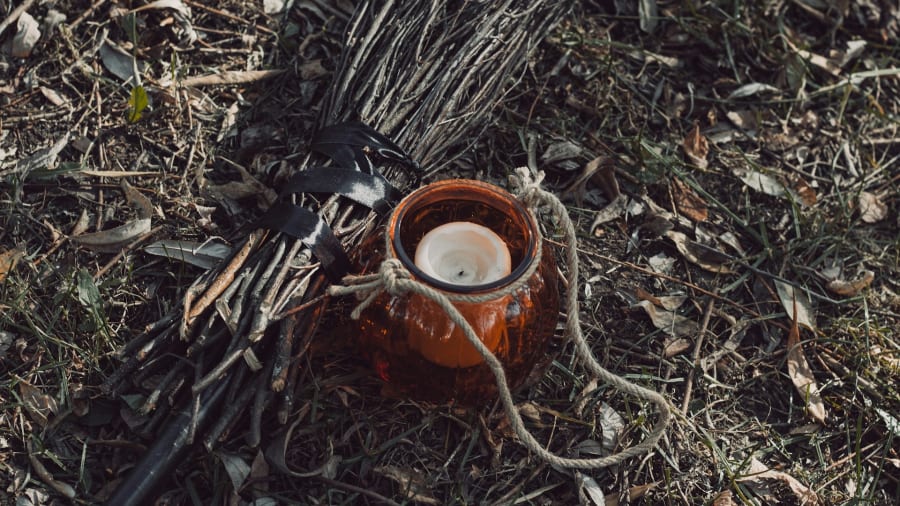 Mysterier och magi i en häxbok