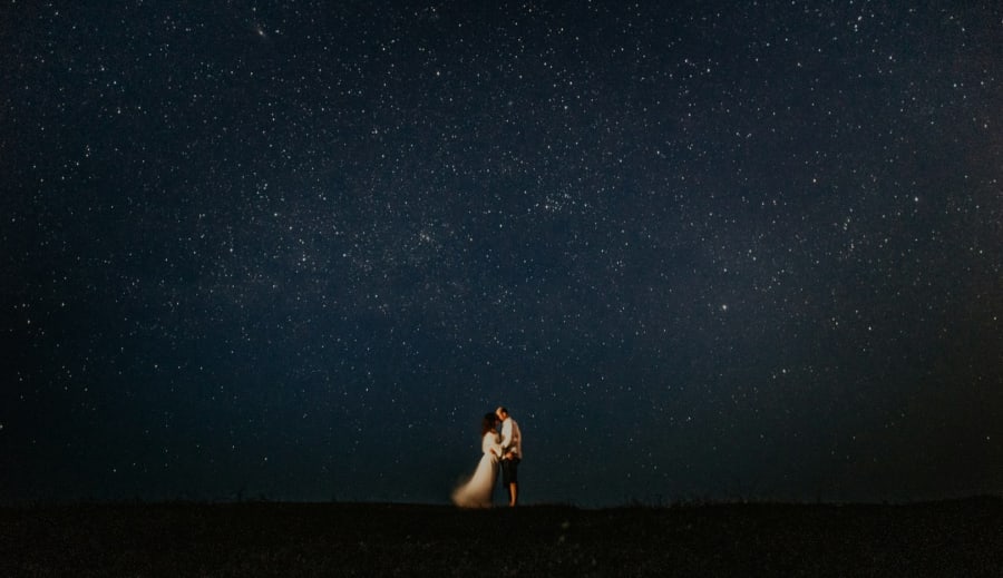 Ensam i ett planetarium