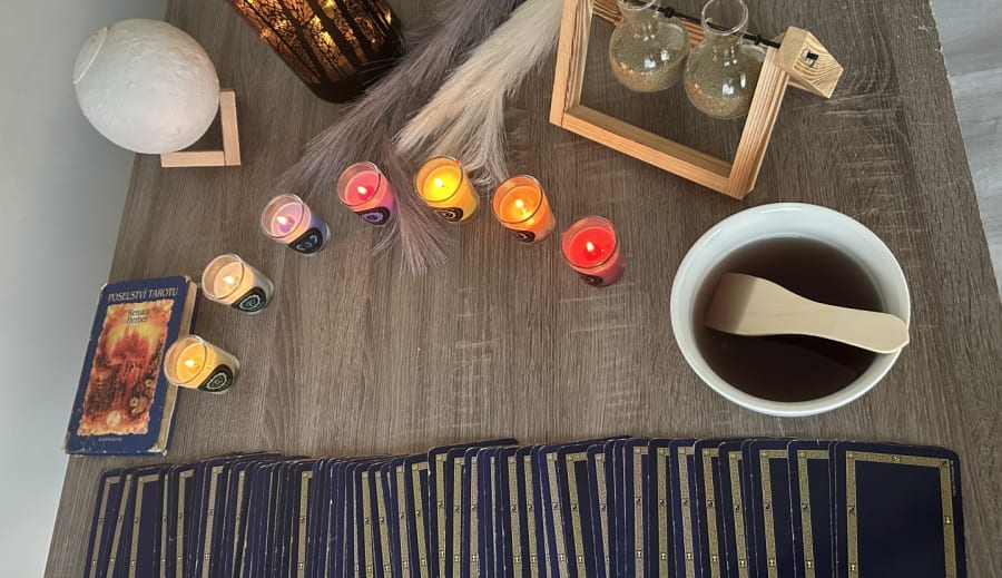 Touha nahlédnout za oponu budoucnosti