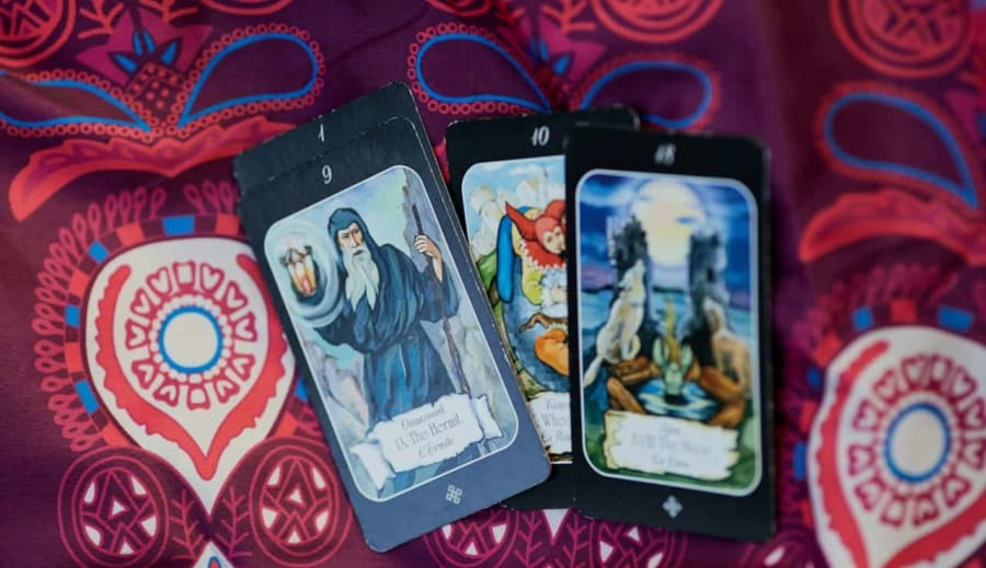 Oktober: Intensiv start och ett krav på ansvar