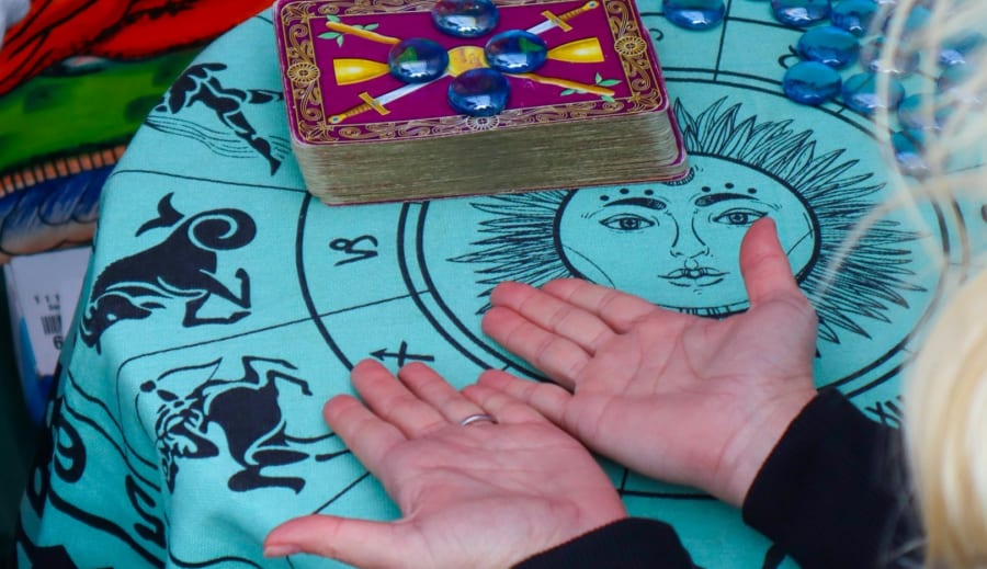 Känner du dig tveksam, ta kontakt med ett medium