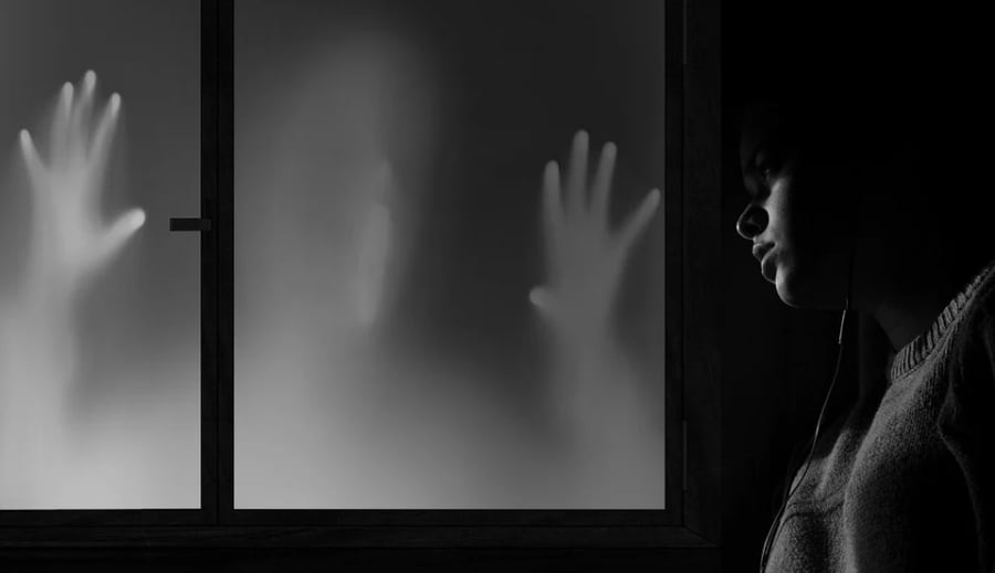 Szellemjárás, vagy kik vannak itt