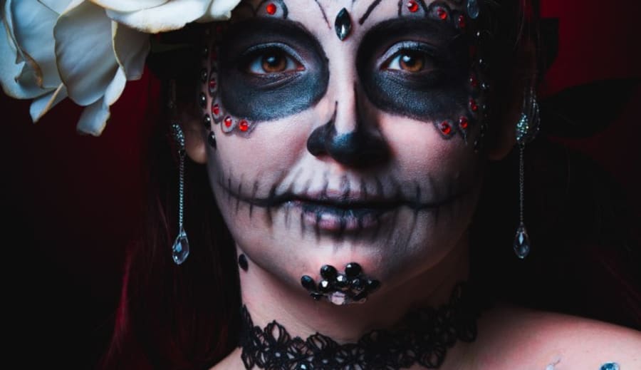 Mellom verdener – maskeradens mystikk i Mexico