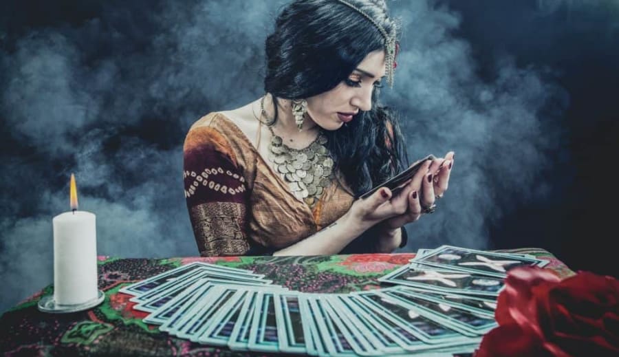 Kartářky a karty Lenormand