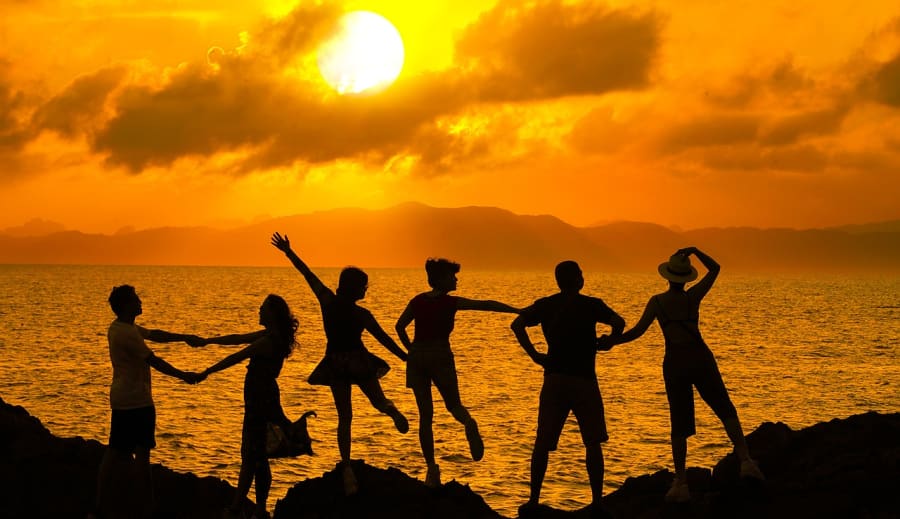 OBKLOPUJTE SE SPRÁVNÝMI LIDMI