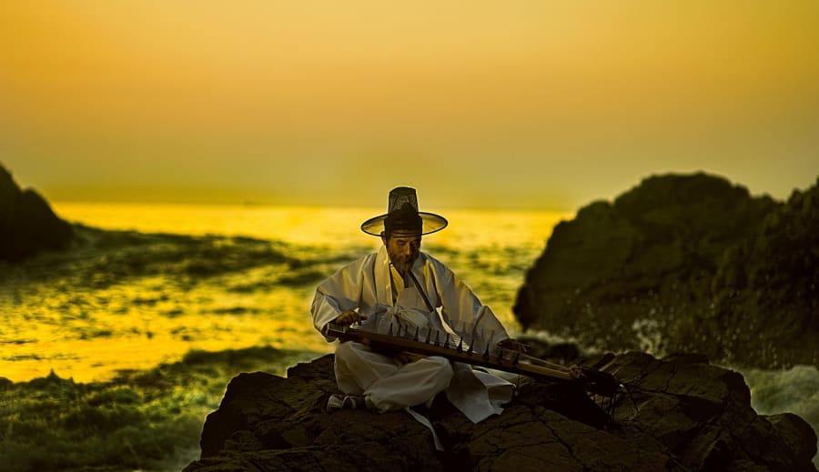 A jelen pillanat kapuja