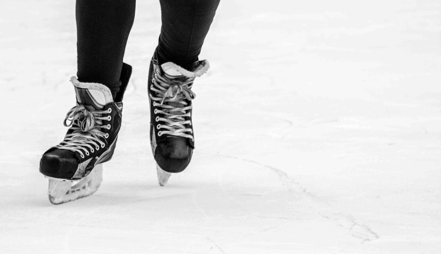 A Téli Kaland: Korcsolyázás a Család Minden Tagjának