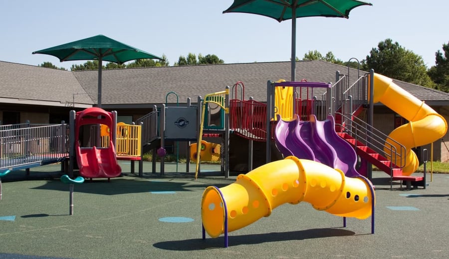 Beltéri Kalandok: Téli Játékok és Kézműves Projektek