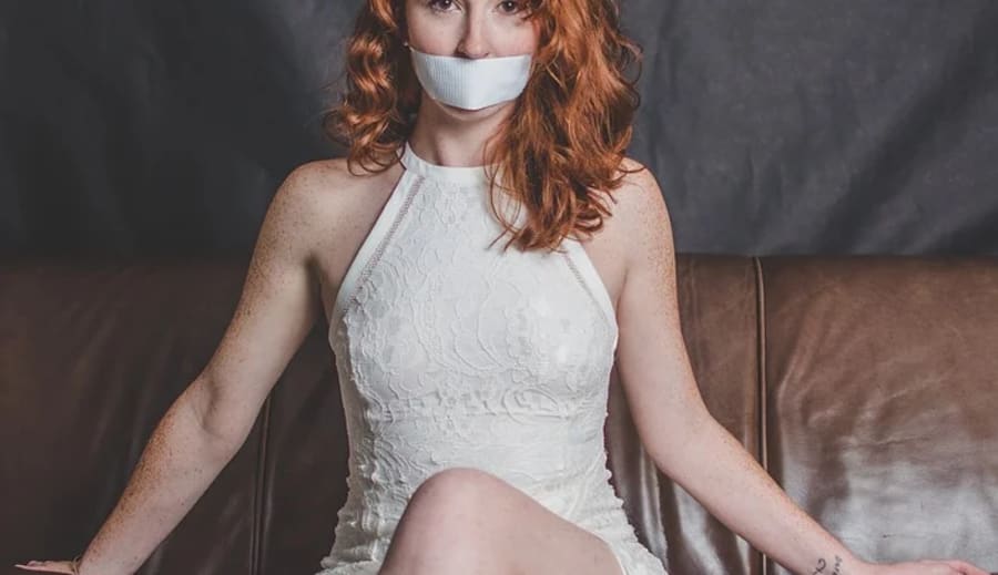 Hallgatni néha több…