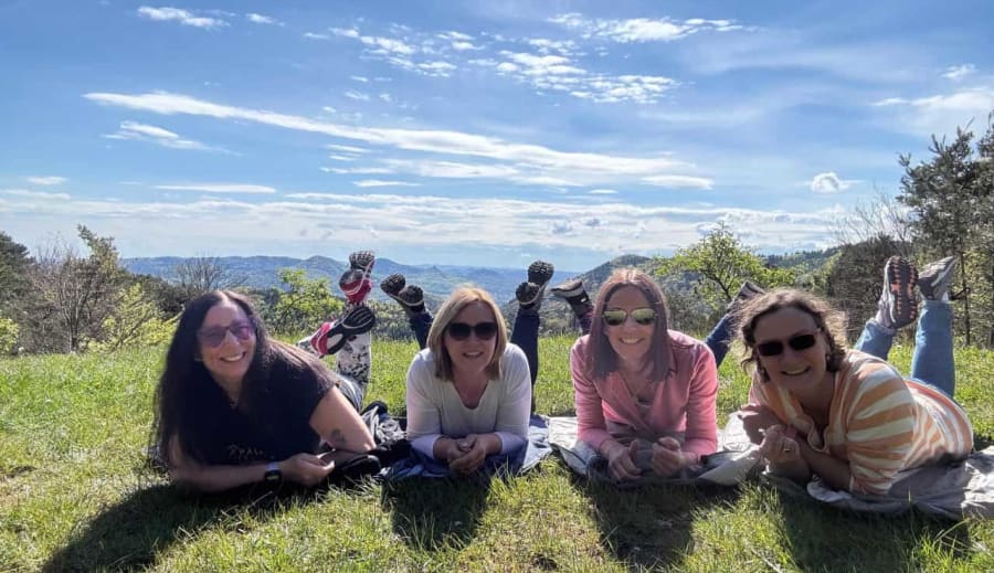 Miért imádjuk a barátnős kávézós délutánokat (és miért kéne gyakrabban csinálni)?