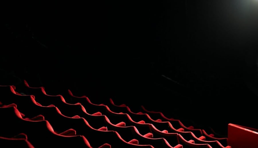 Miért nem ciki egyedül moziba menni – sőt, felszabadító!