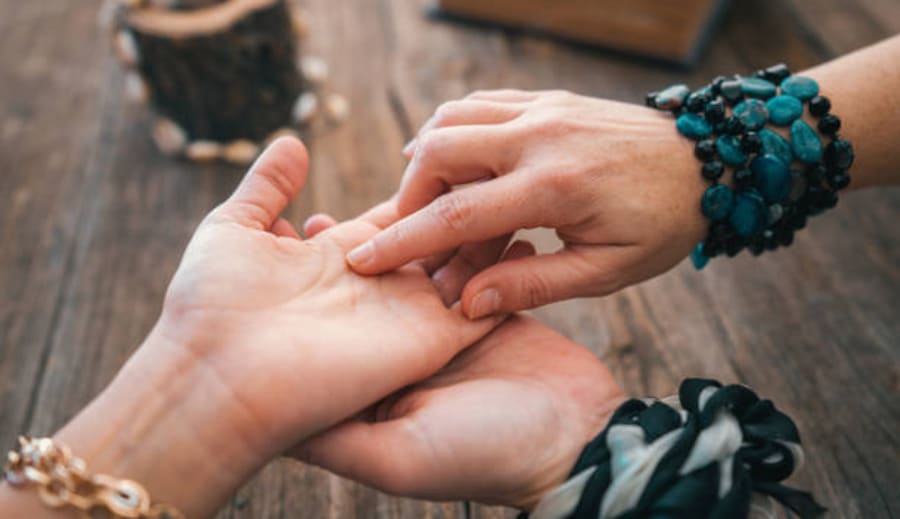 Tenyérjóslás III. 