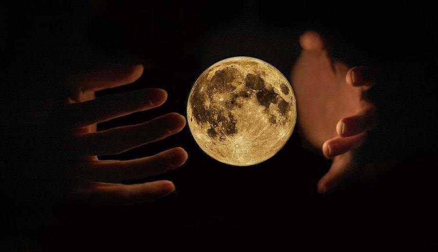 Hunter Moon i Väduren. Eldens och Modets Måne