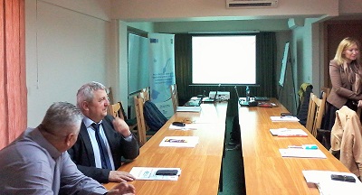 Event participants talking during the coffee break