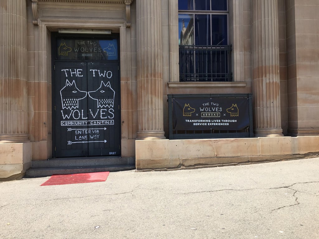 Hotel Downing Guardian / Red Wolf