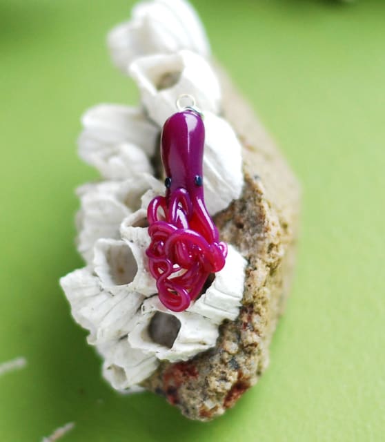 Plum Purple Octopus Pendant / indolentjellyfish