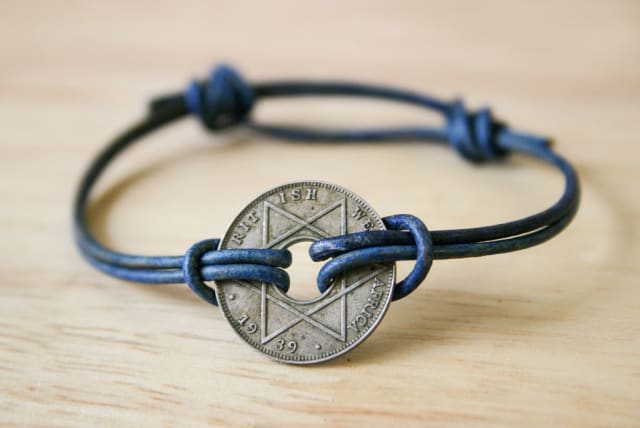 Simple Sliding Knot Bracelet / alisha145