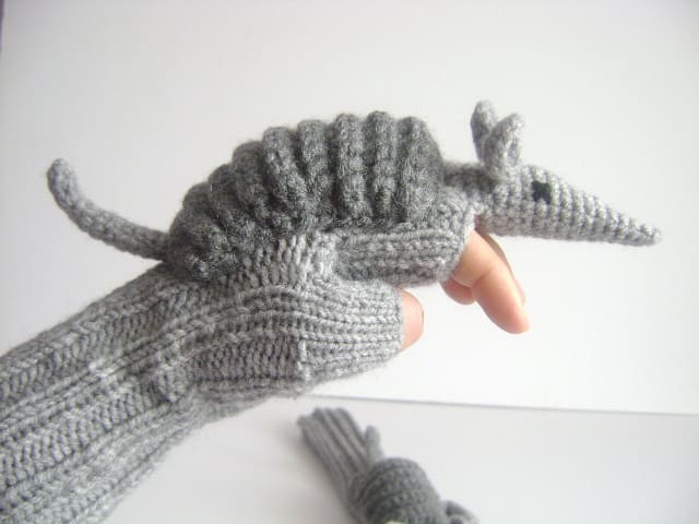 Armadillos gloves / muratyusuf