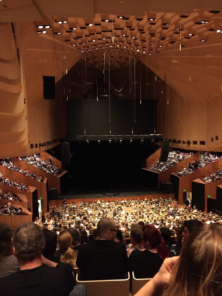 Sydney Opera House Concert Hall / Red Wolf